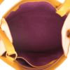 Bolso de mano Louis Vuitton  Cluny en cuero Epi amarillo - Detail D3 thumbnail