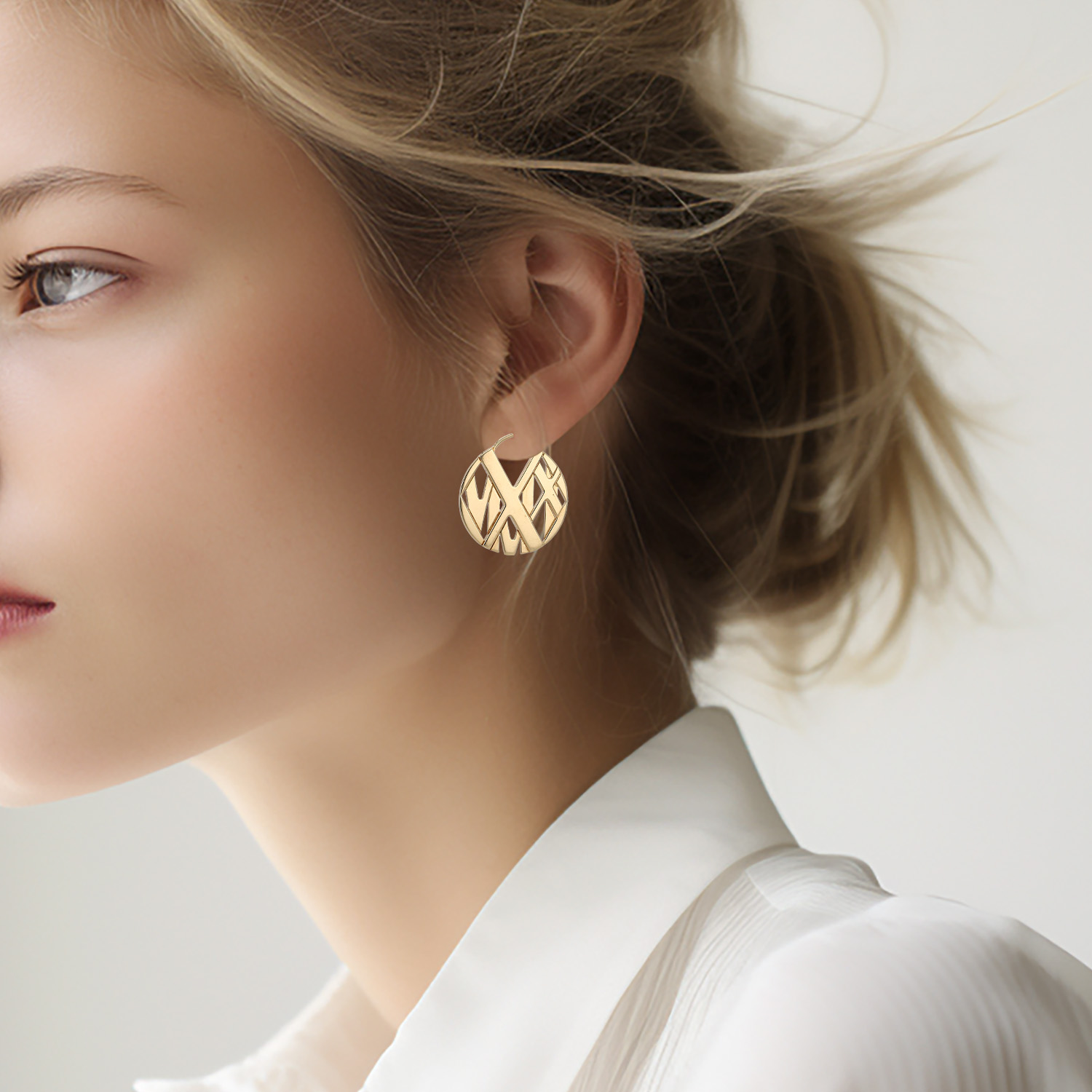 Paire de boucles d'oreilles Tiffany & Co Atlas en or jaune - Detail D1