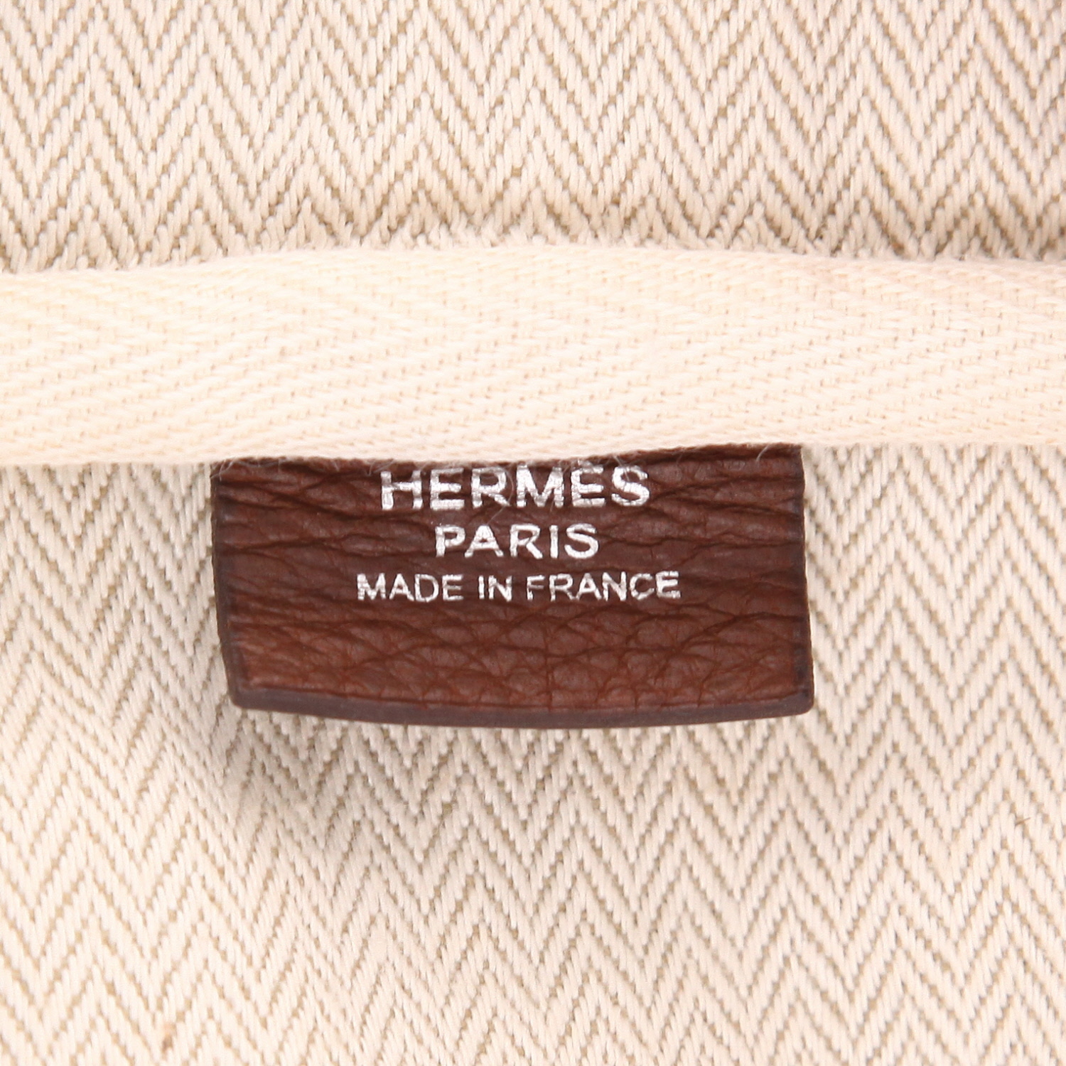 Hermès  Victoria handbag  in brown togo leather - Detail D2