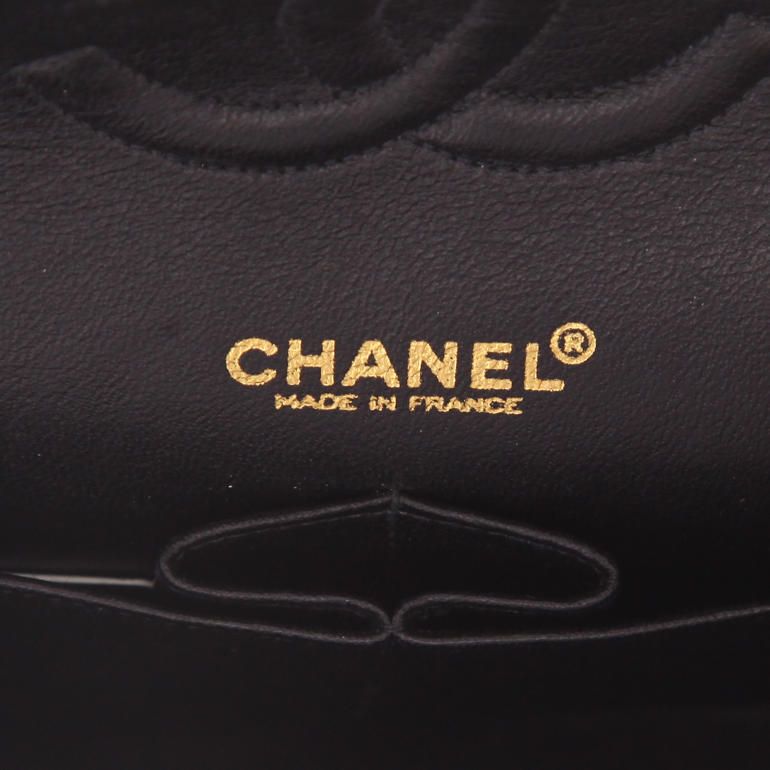 Sac à main Chanel  Timeless Classic en cuir grainé matelassé noir - Detail D2