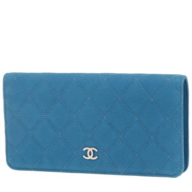 Chanel   wallet  in blue quilted grained leather