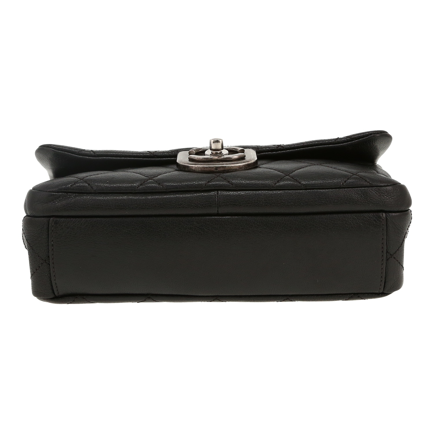 Chanel   handbag  in black quilted leather - Detail D1