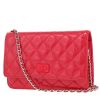 Chanel  Wallet on Chain shoulder bag  in pink patent quilted leather - 00pp thumbnail