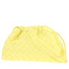 Bolso/bolsito Bottega Veneta  Pouch mini  en cuero trenzado amarillo - 00pp thumbnail