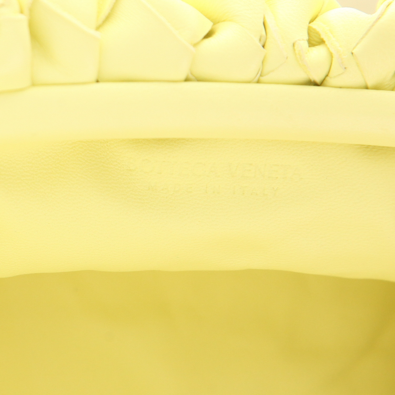 Bolso/bolsito Bottega Veneta  Pouch mini  en cuero trenzado amarillo - Detail D2
