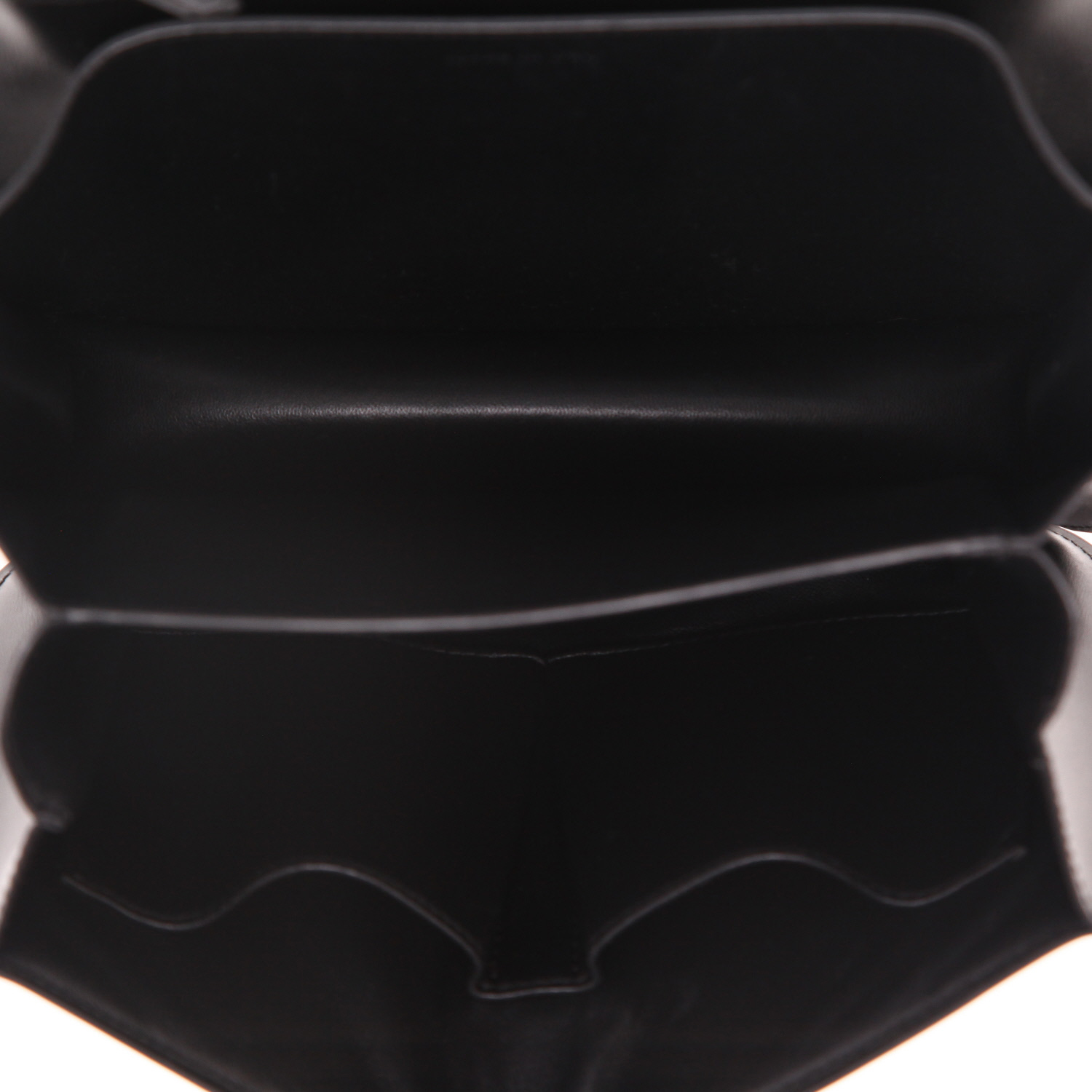 Bolso bandolera Celine  Classic Box Medium en cuero box negro - Detail D3