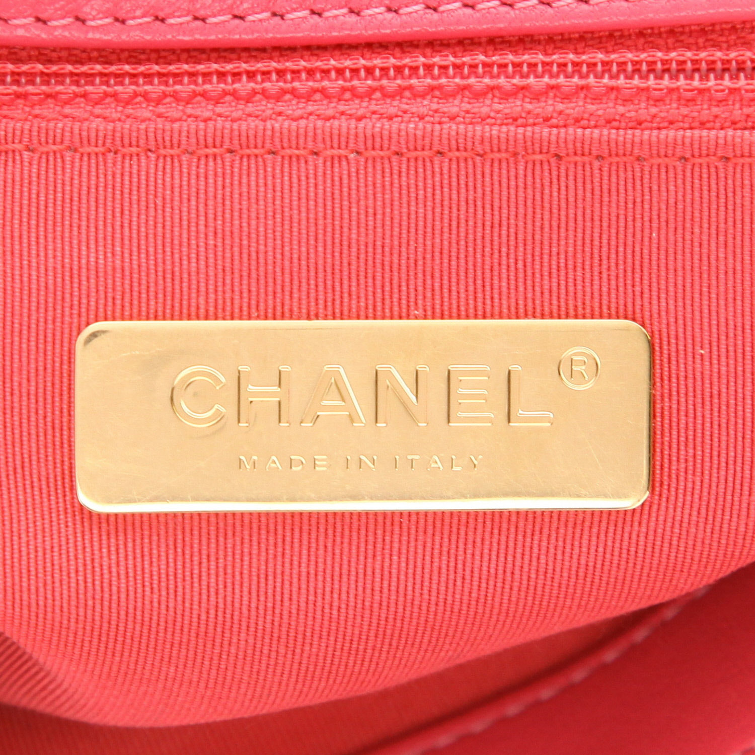 Chanel  19 shoulder bag  in pink quilted leather - Detail D2