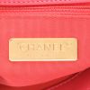 Borsa a tracolla Chanel  19 in pelle trapuntata rosa - Detail D2 thumbnail