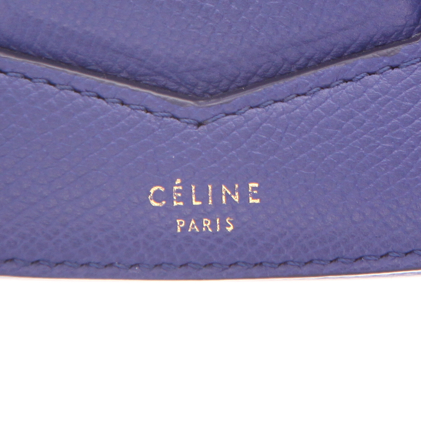 Borsa a tracolla Celine  Trotteur modello piccolo  in pelle martellata blu - Detail D2