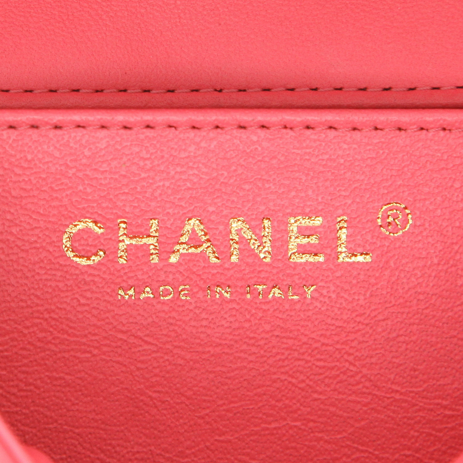 Chanel  Timeless Mini handbag  in pink leather - Detail D2