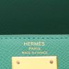 Bolso de mano Hermès  Kelly 28 cm en cuero epsom verde Vertigo - Detail D2 thumbnail