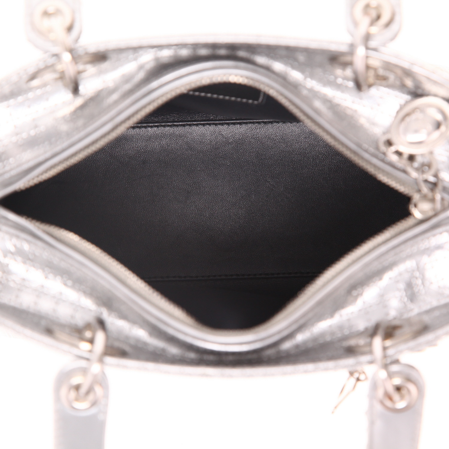 Dior  Lady Dior medium model  handbag  in silver leather - Detail D3