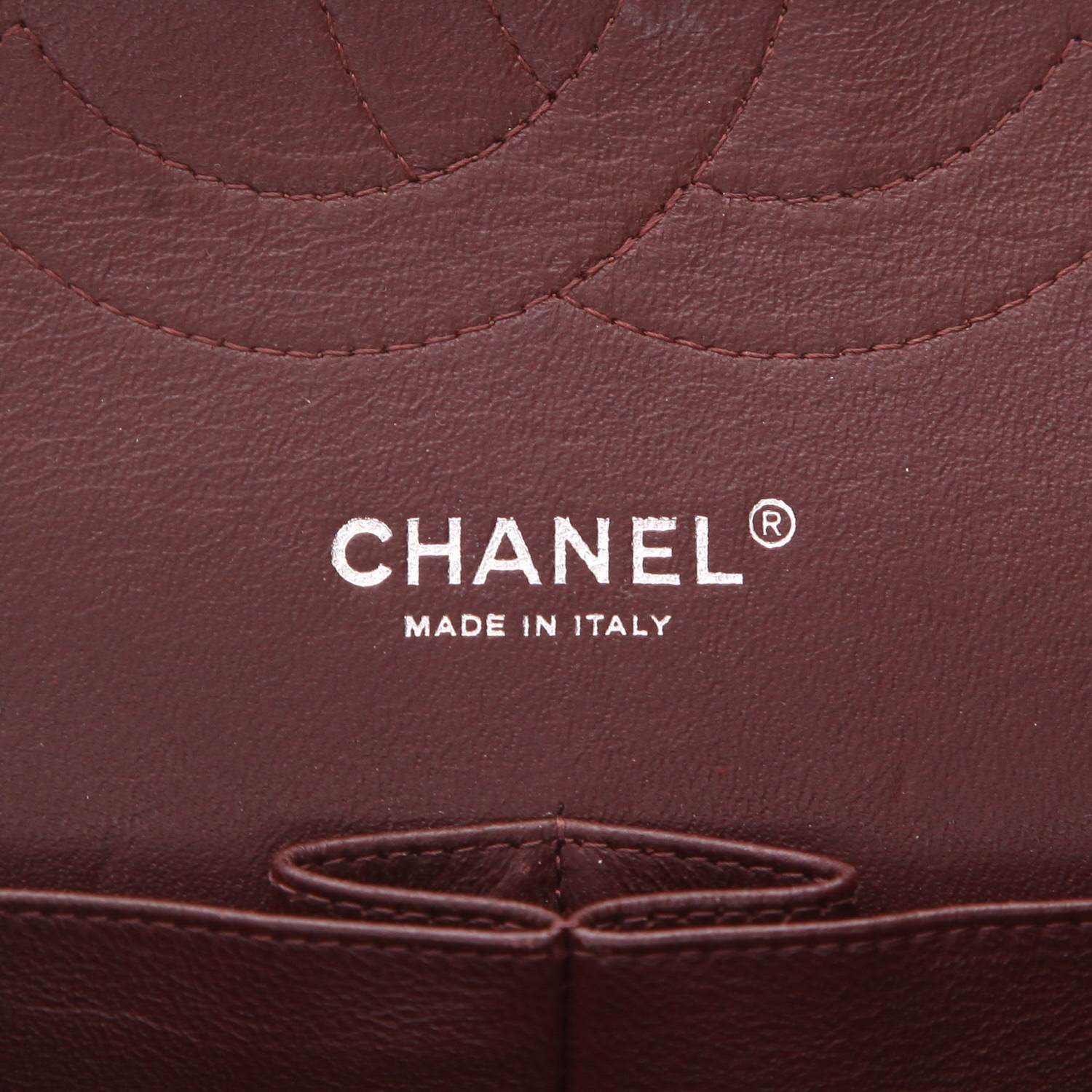 Sac bandoulière Chanel  Timeless Jumbo en cuir grainé matelassé noir - Detail D2