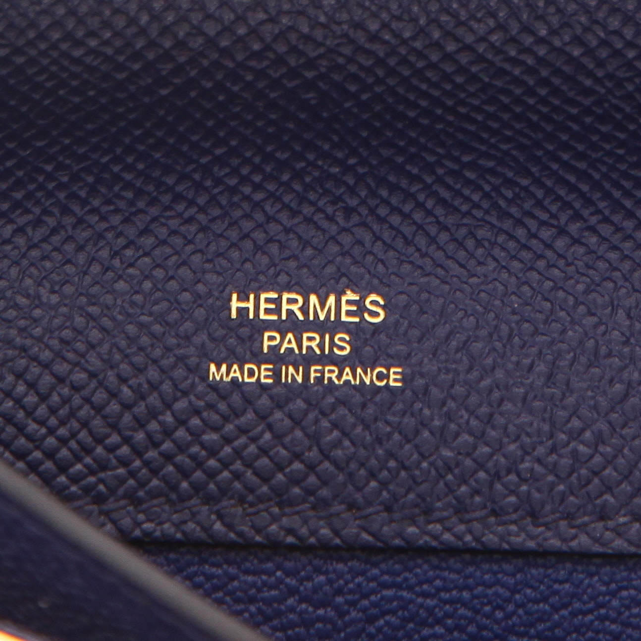 Bolsito de mano Hermès  Kelly Cut en cuero epsom azul - Detail D2