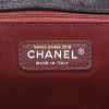 Bolso de mano Chanel  Boy Maxi en cuero acolchado negro - Detail D2 thumbnail