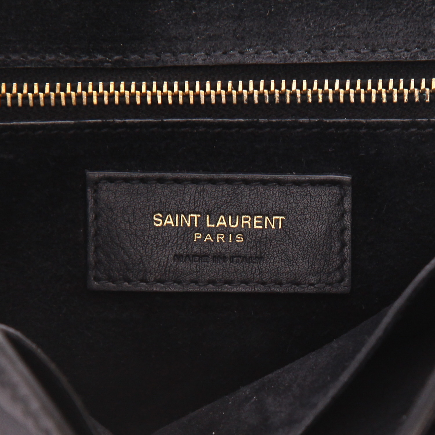 Bolso de mano Saint Laurent  Carré Satchel en charol negro - Detail D2