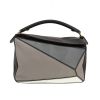 Bolso bandolera Loewe  Puzzle  en cuero gris azul y beige - 360 thumbnail