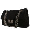 Sac bandoulière Chanel 2.55 grand modèle  en tweed noir - 00pp thumbnail