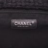 Bolso bandolera Chanel 2.55 modelo grande  en tweed negro - Detail D2 thumbnail