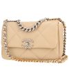 Bolso bandolera Chanel  19 en cuero acolchado beige - 00pp thumbnail