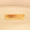 Chanel  19 shoulder bag  in beige quilted leather - Detail D2 thumbnail