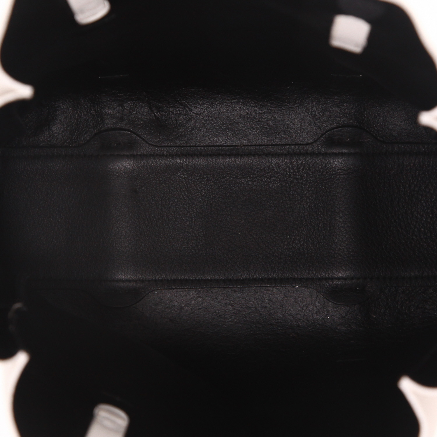 Bolso de mano Balenciaga   en cuero blanco - Detail D3