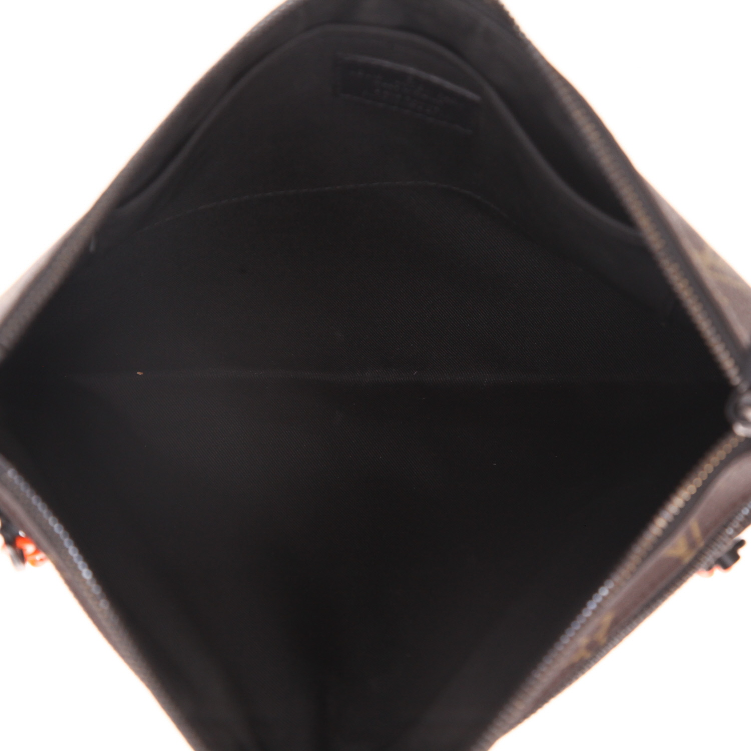 Louis Vuitton   pouch  in brown monogram canvas - Detail D3