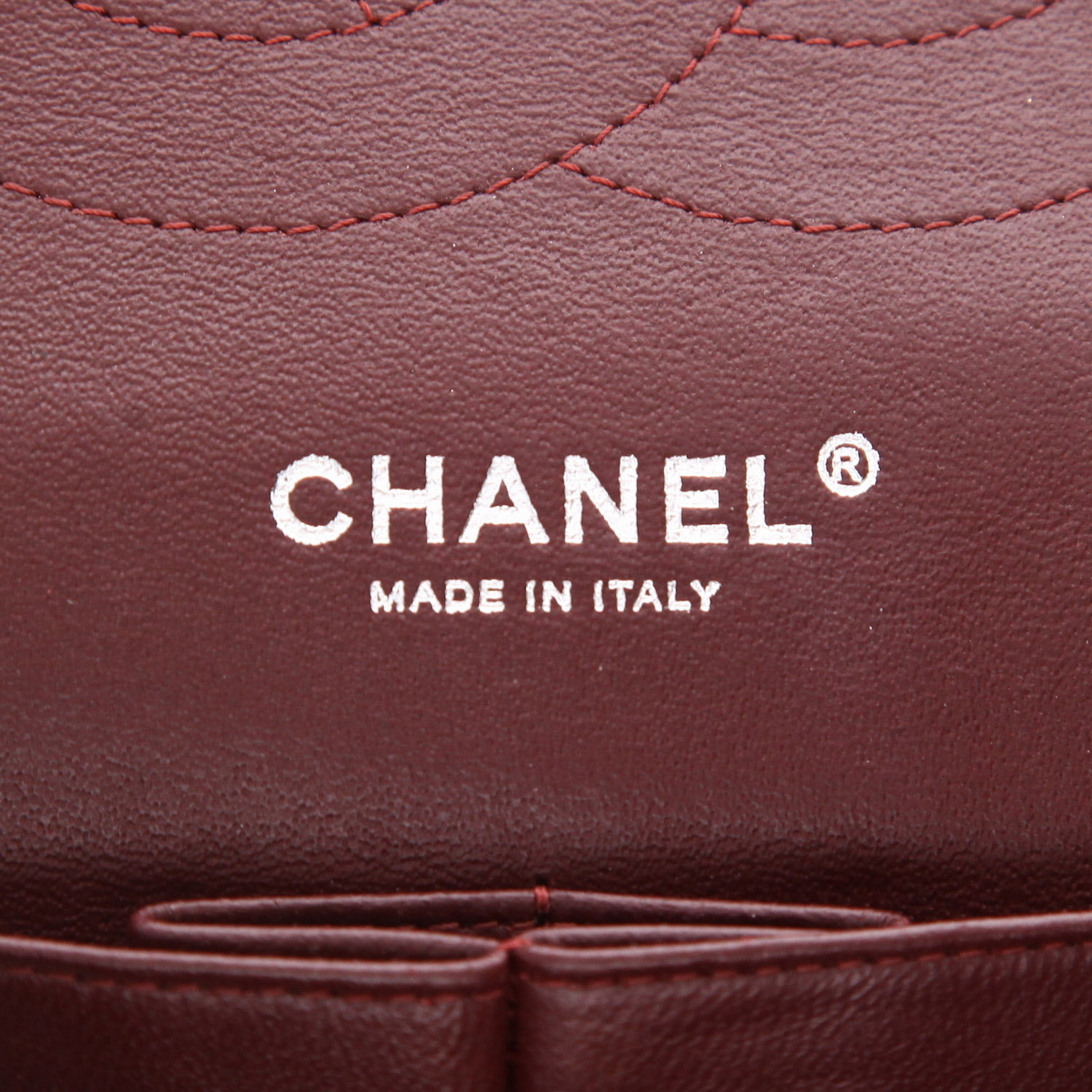 Bolso de mano Chanel  Timeless Jumbo en cuero acolchado negro - Detail D2