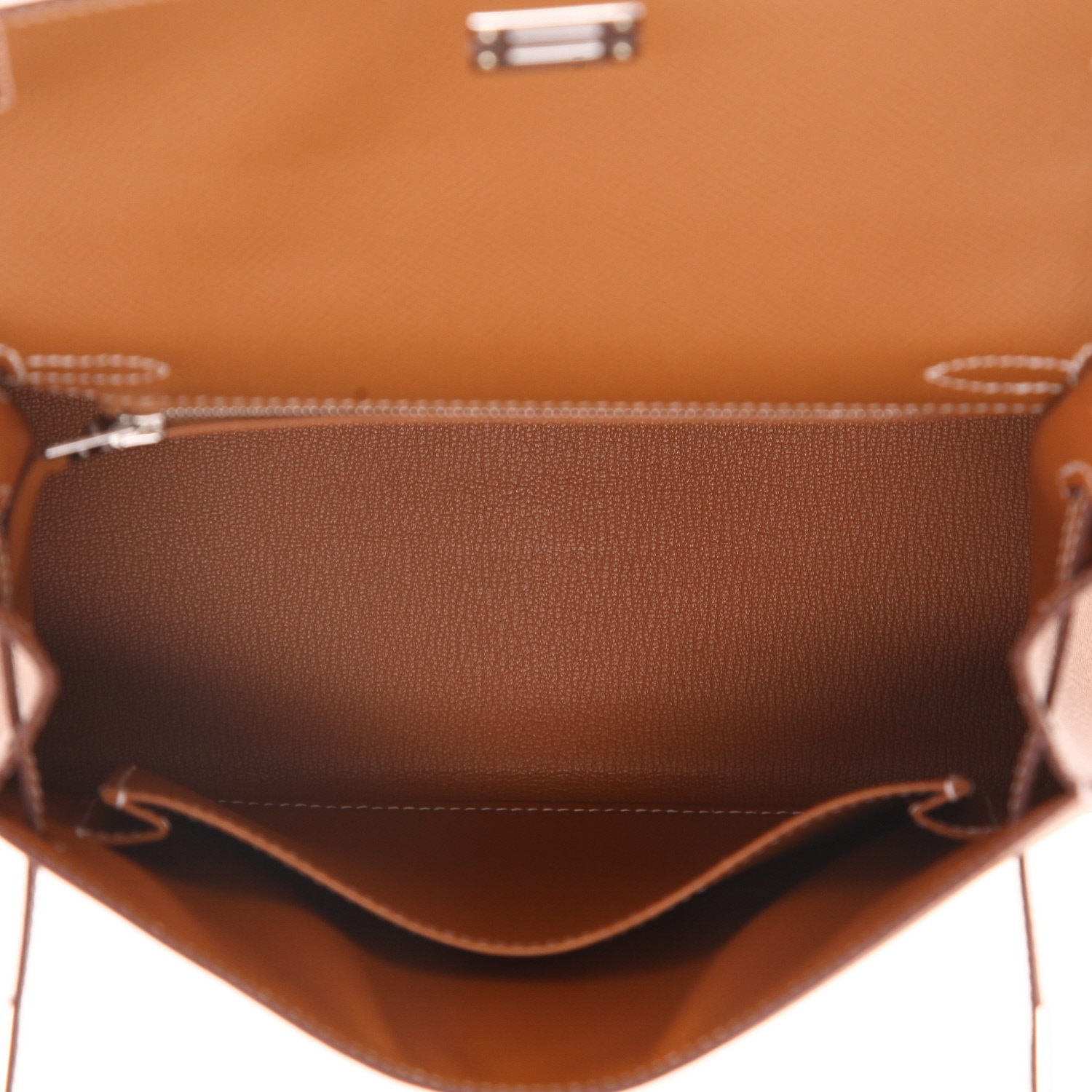 Hermès  Kelly 25 cm handbag  in gold epsom leather - Detail D3