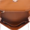 Bolso de mano Hermès  Kelly 25 cm en cuero epsom color oro - Detail D3 thumbnail