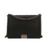 Bolso de mano Chanel  Boy Maxi en cuero acolchado negro - 360 thumbnail