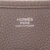 Hermès  Evelyne III shoulder bag  in grey togo leather - Detail D2 thumbnail