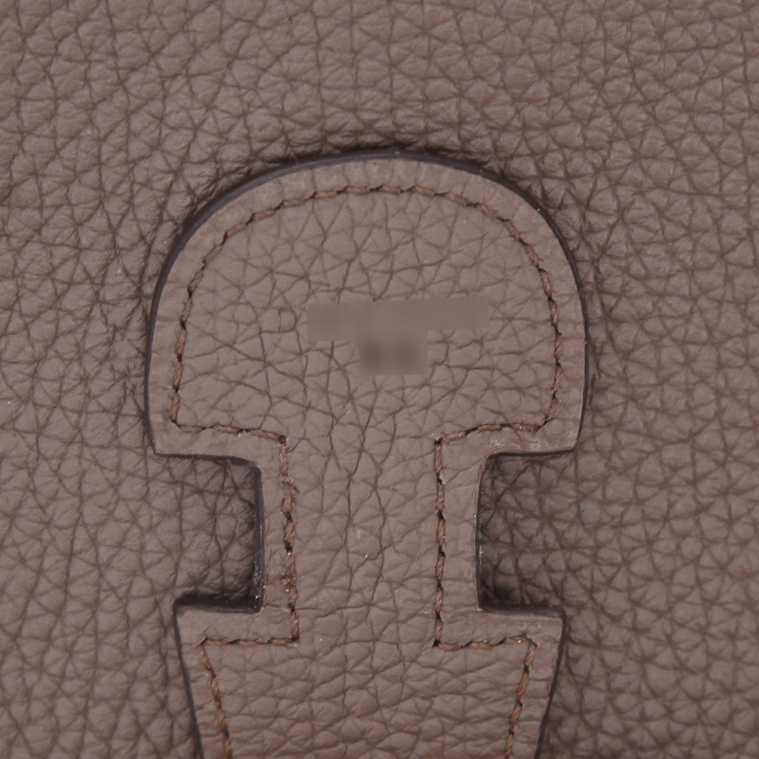 Bolso bandolera Hermès  Evelyne III en cuero togo gris estaño - Detail D4