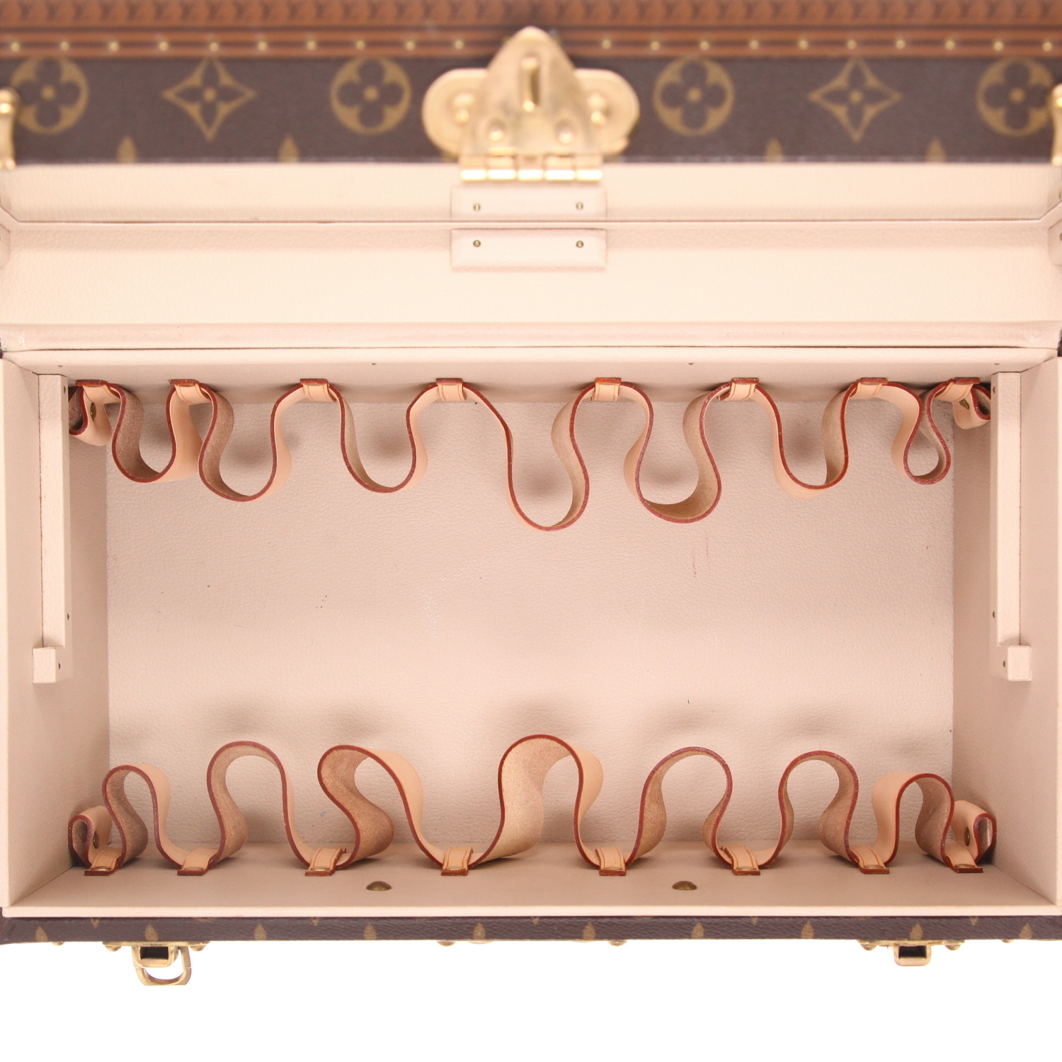 Louis Vuitton  Boîte à Pharmacie vanity case  in brown monogram canvas - Detail D4