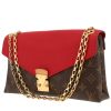 Bolso de mano Louis Vuitton  Pallas Chain en lona Monogram marrón y cuero rojo - 00pp thumbnail