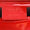 Bolso de mano Dior  Lady Dior modelo mediano  en charol rojo - Detail D2 thumbnail