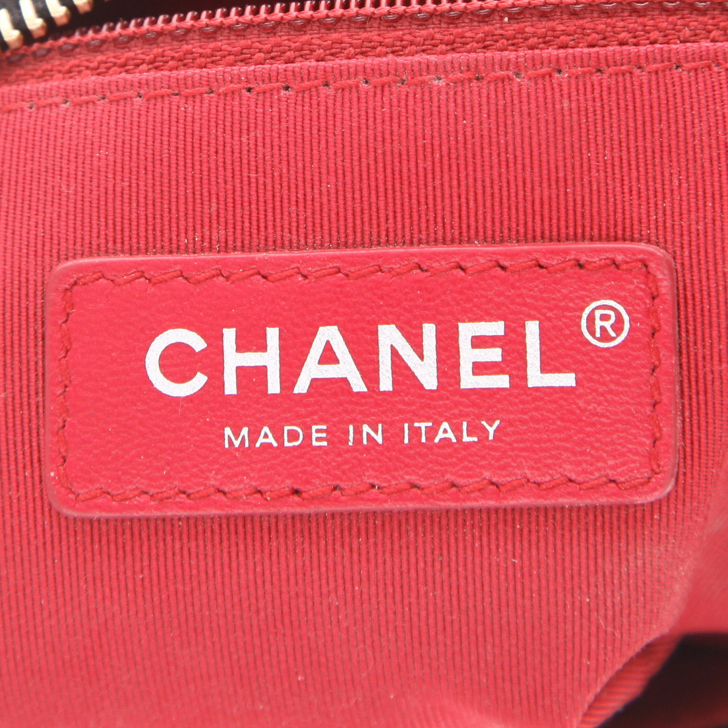 Bolso bandolera Chanel  Gabrielle  modelo pequeño  en cuero acolchado negro - Detail D2