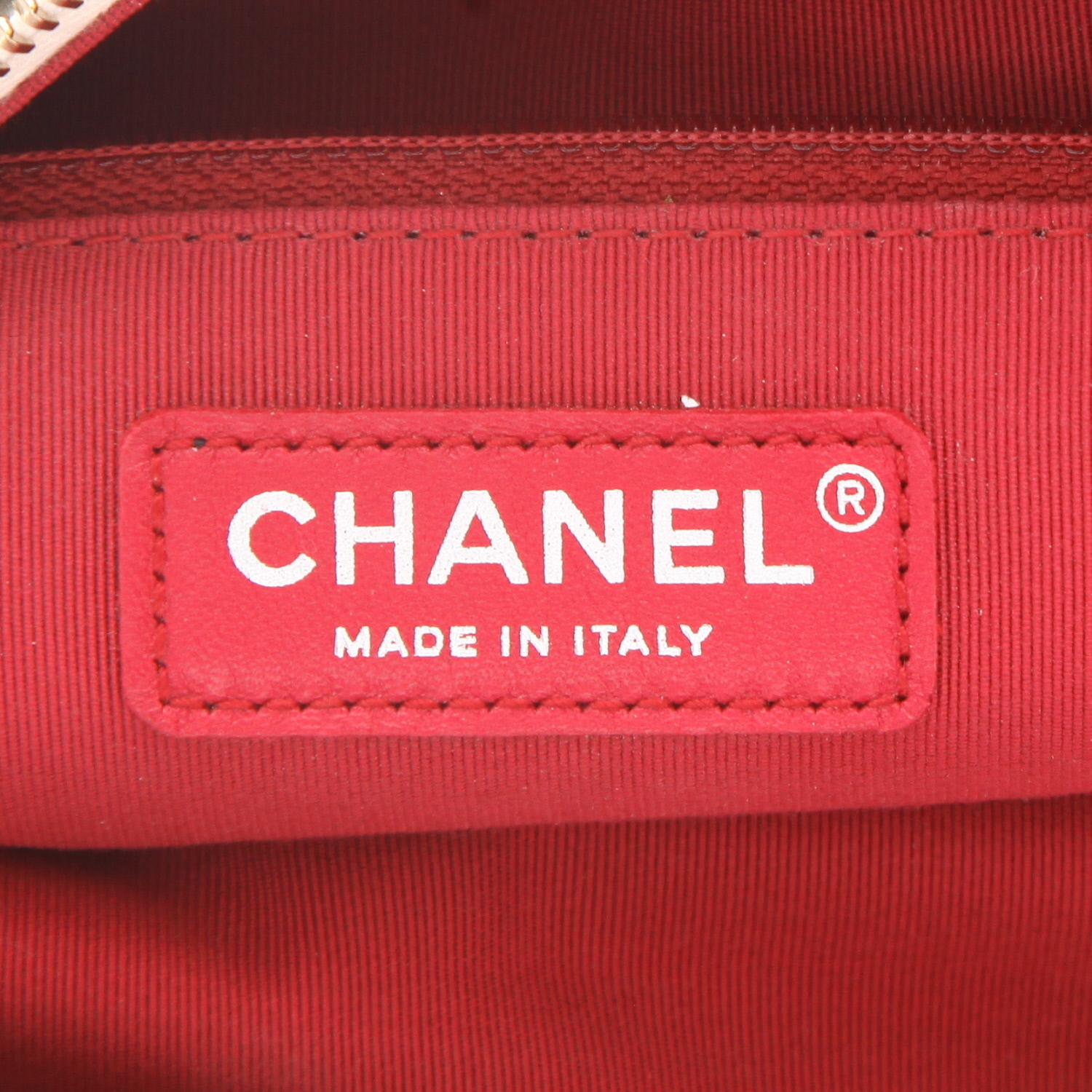 Borsa a tracolla Chanel  Gabrielle  modello medio  in pelle trapuntata bianca e pelle nera - Detail D2