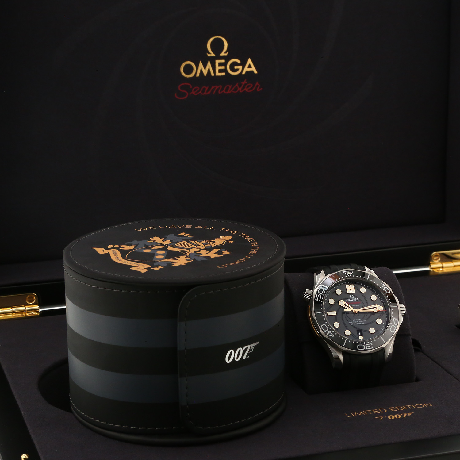 Omega Seamaster James Bond 300 M Steel Watch - Limited Edition - Ref: Omega - STZ011700 About 2020 - Detail D5