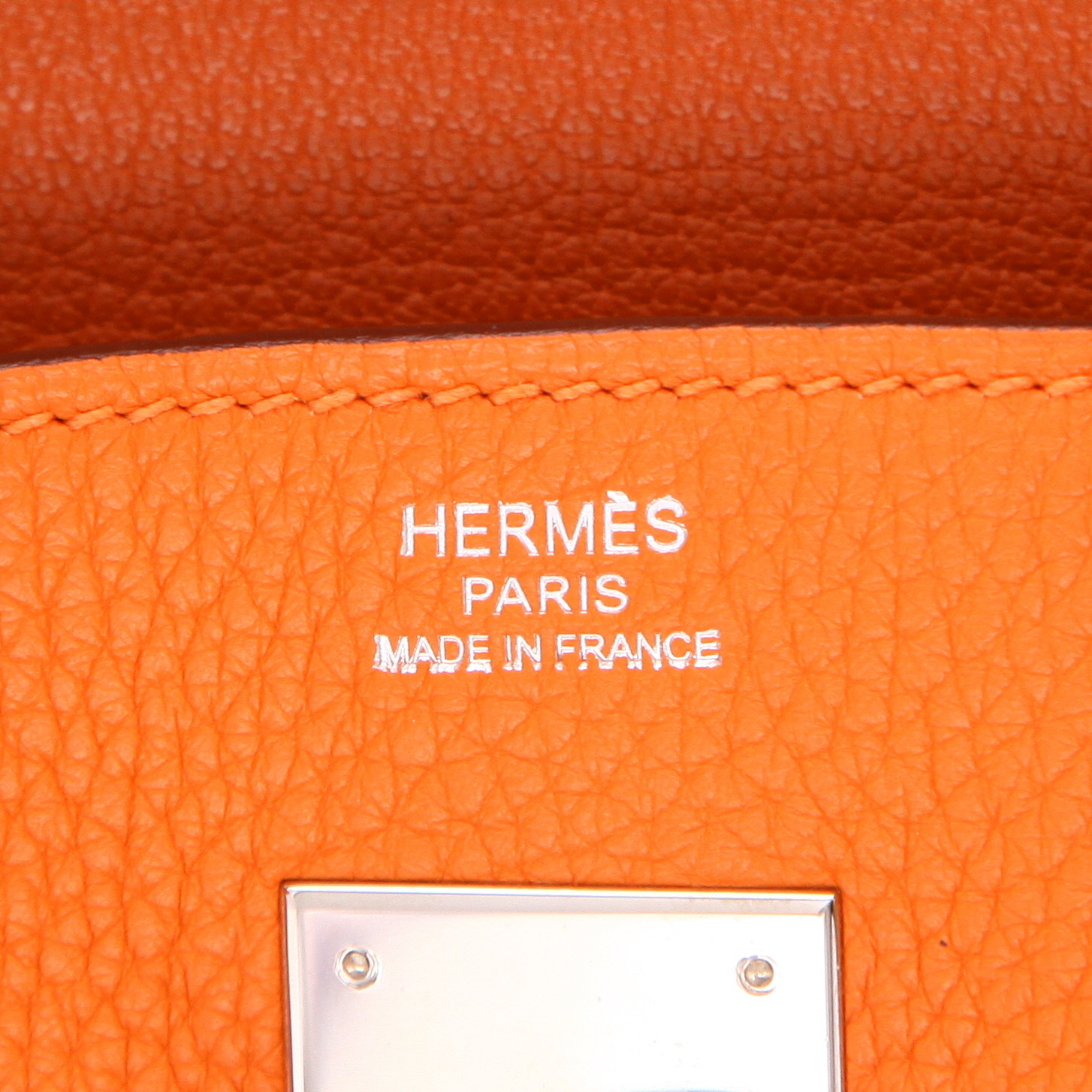 Bolso de mano Hermès  Birkin 30 cm en cuero taurillon clémence naranja - Detail D2