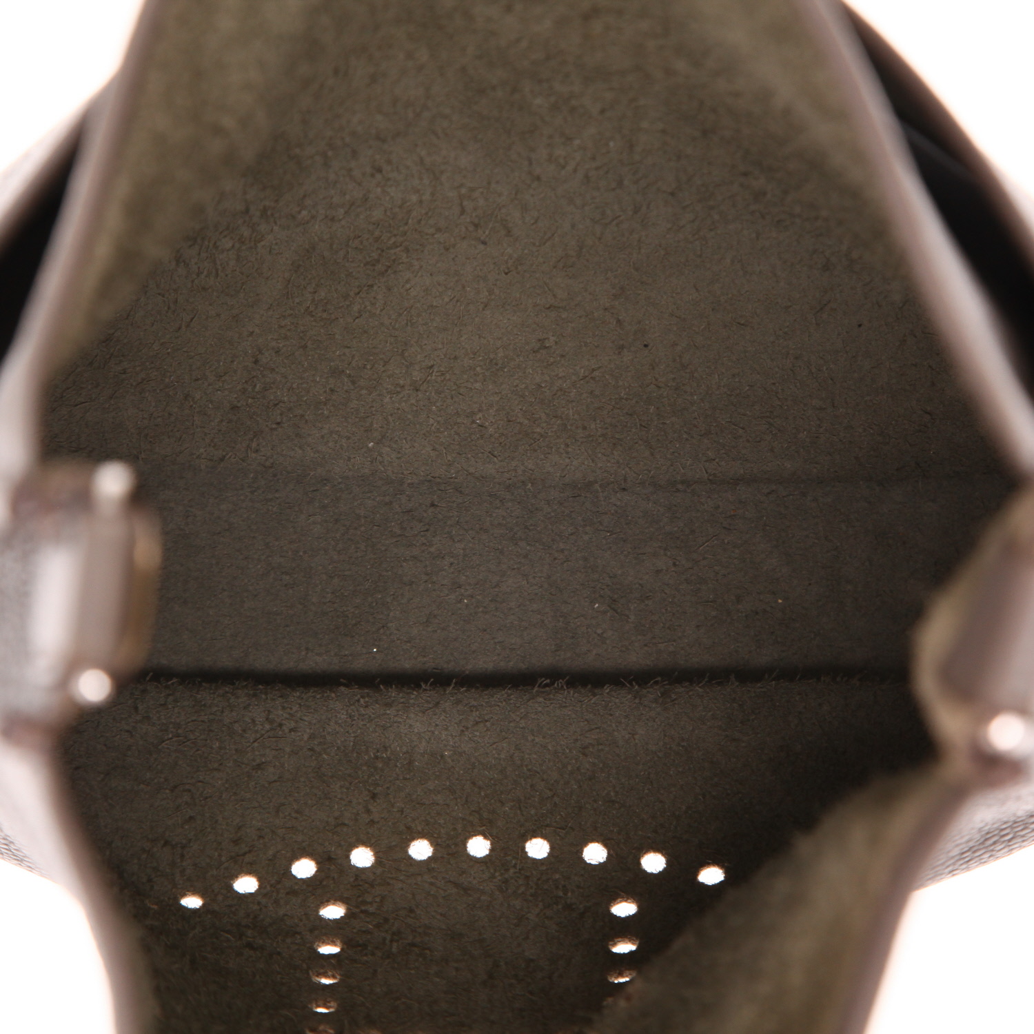 Bolso bandolera Hermès  Evelyne III en cuero togo gris estaño - Detail D3