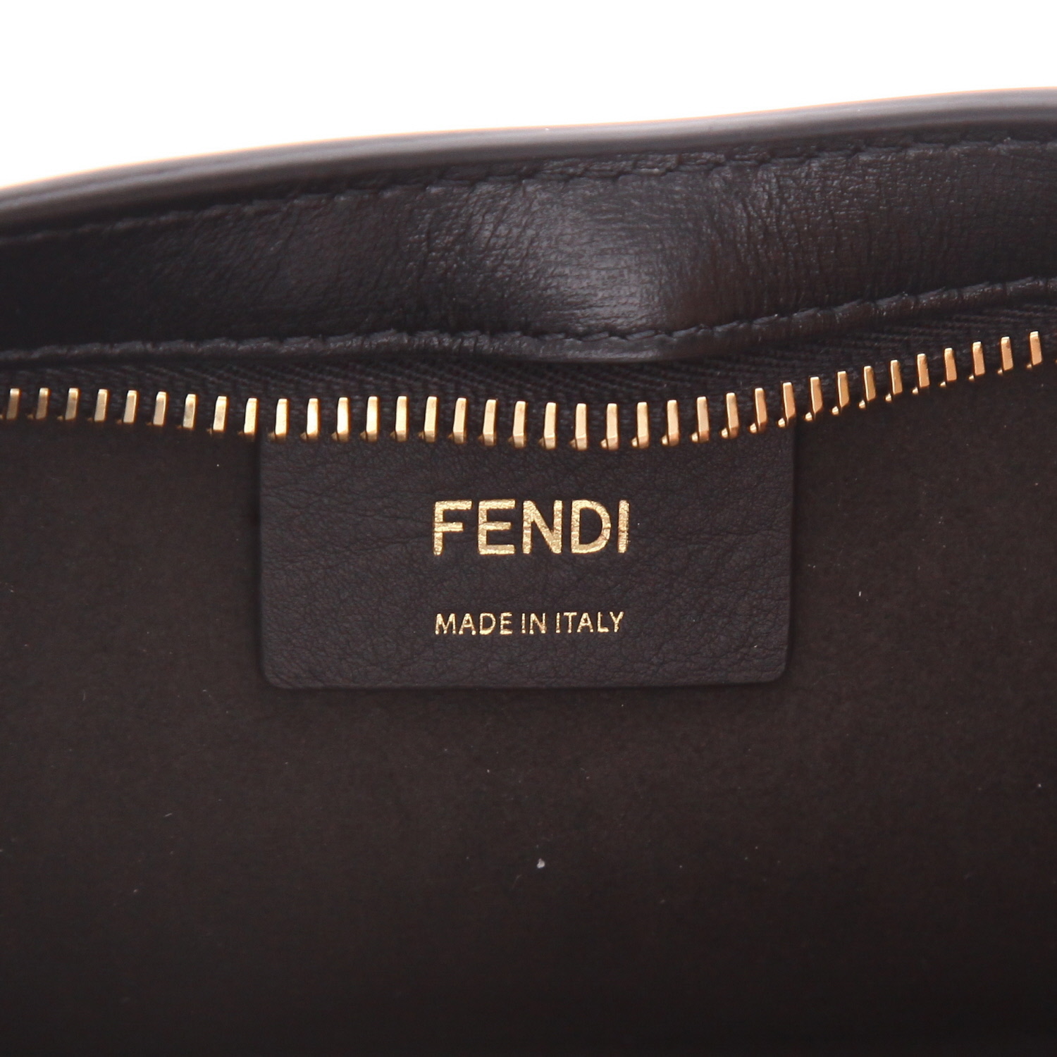 Bolso de mano Fendi  O'Lock Swing en cuero negro - Detail D2