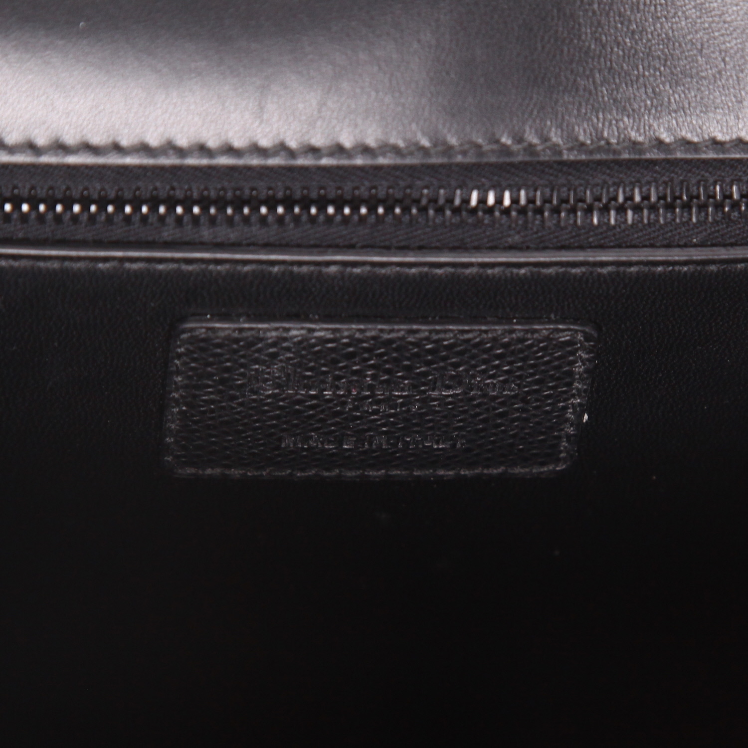 Sac à main Dior  30 Montaigne en cuir grainé noir - Detail D2