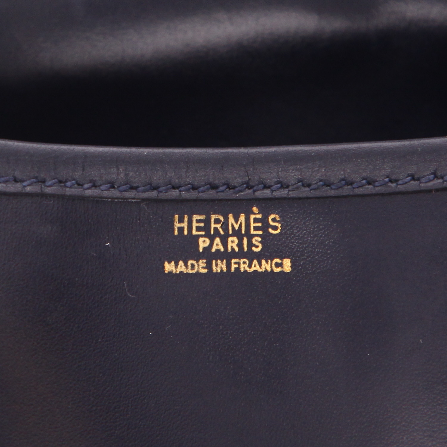 Hermès  Duffle shoulder bag  in navy blue box leather - Detail D2