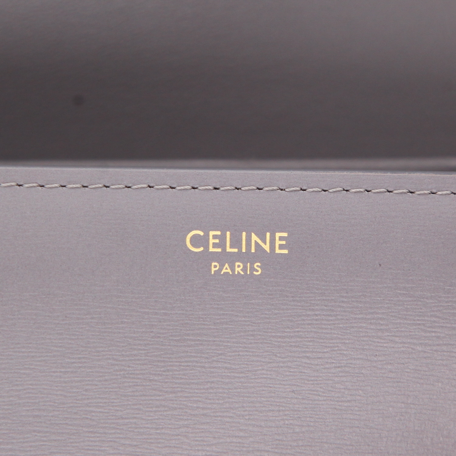 Borsa a tracolla Celine  Triomphe Teen in pelle grigia - Detail D2
