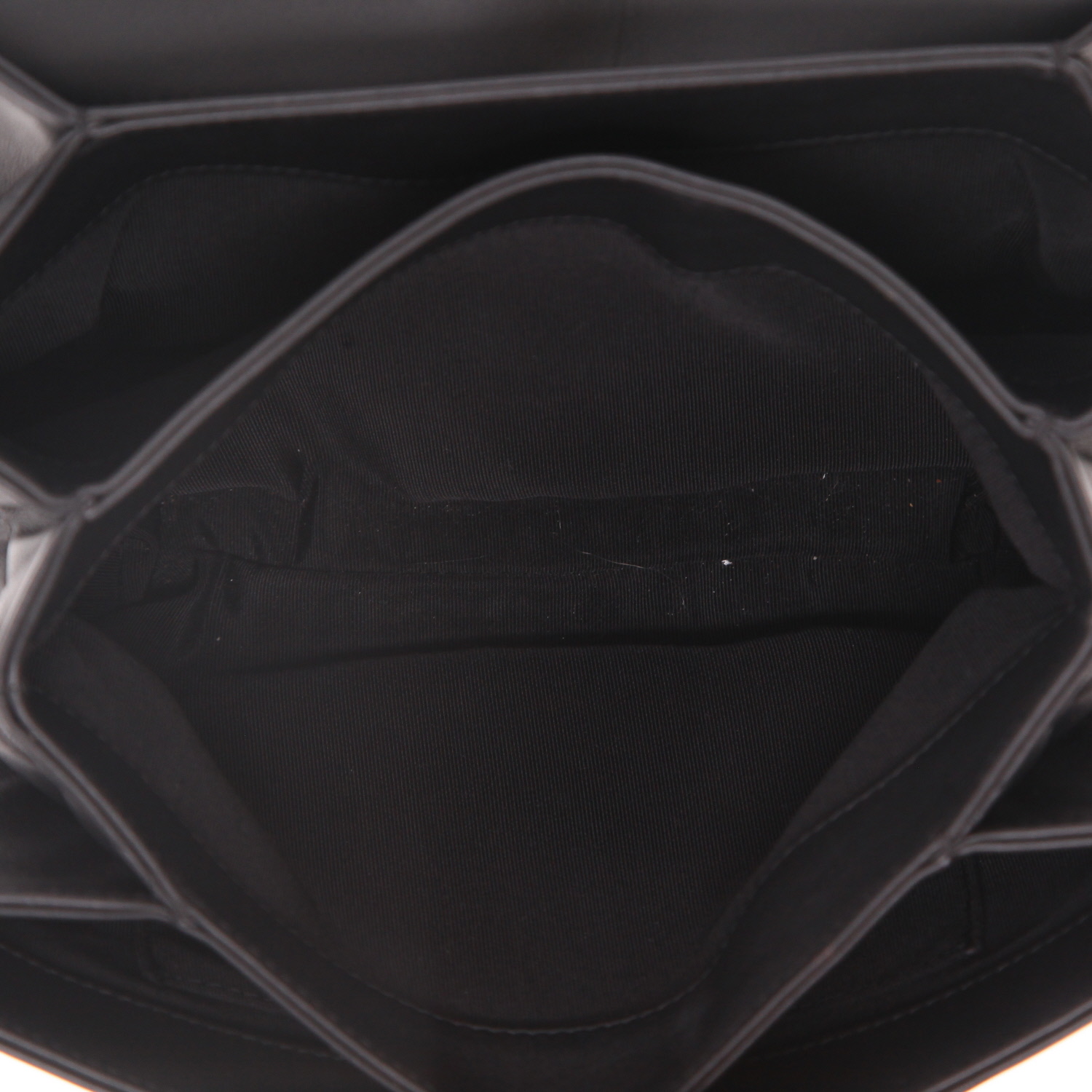 Chanel  Timeless shoulder bag  in black leather  and black quilted leather - Detail D3