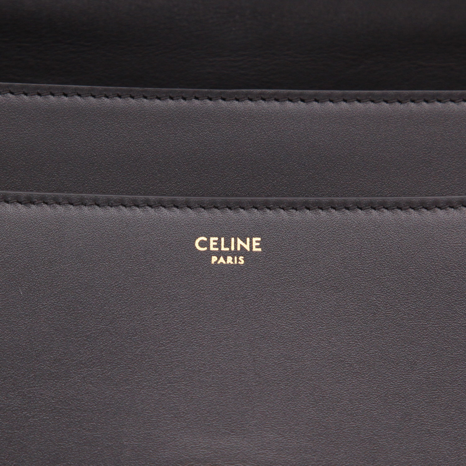 Bolso de mano Celine  16 modelo mediano  en cuero negro - Detail D2