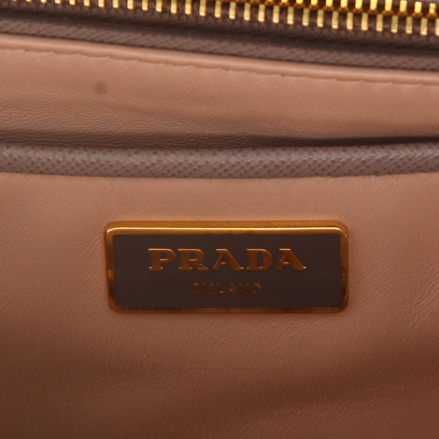 Prada  Pyramid handbag  in taupe leather - Detail D2