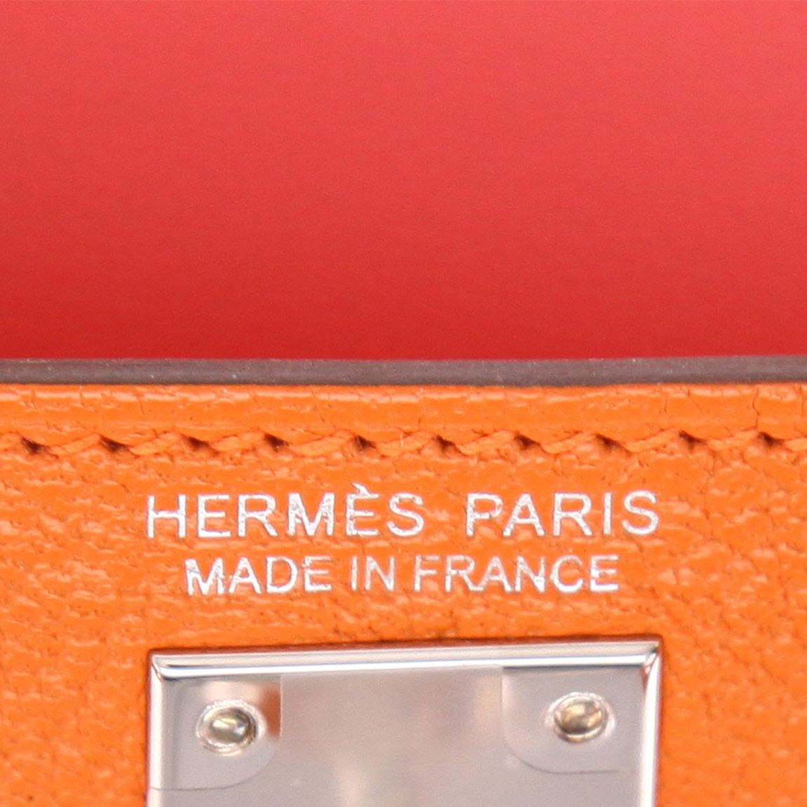 Hermès  Kelly 20 cm shoulder bag  in orange Mysore leather - Detail D2