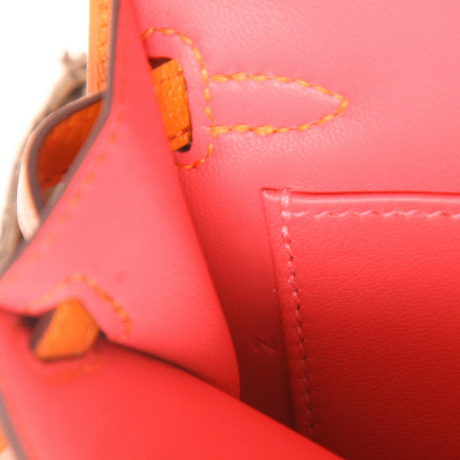 Hermès  Kelly 20 cm shoulder bag  in orange Mysore leather - Detail D4